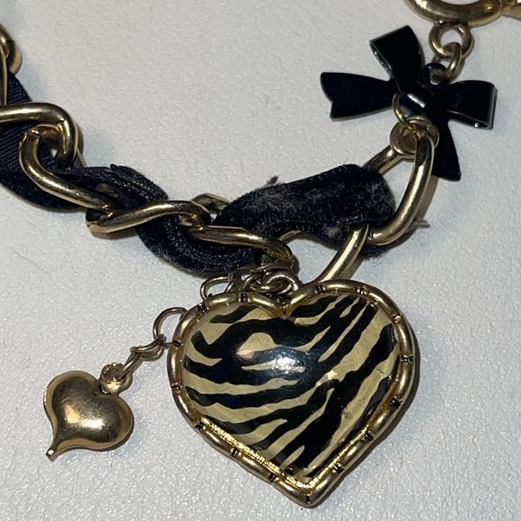 Betsy Johnson gold chain with ribbon,heart- medallion bracelet. - Picture 2 of 5